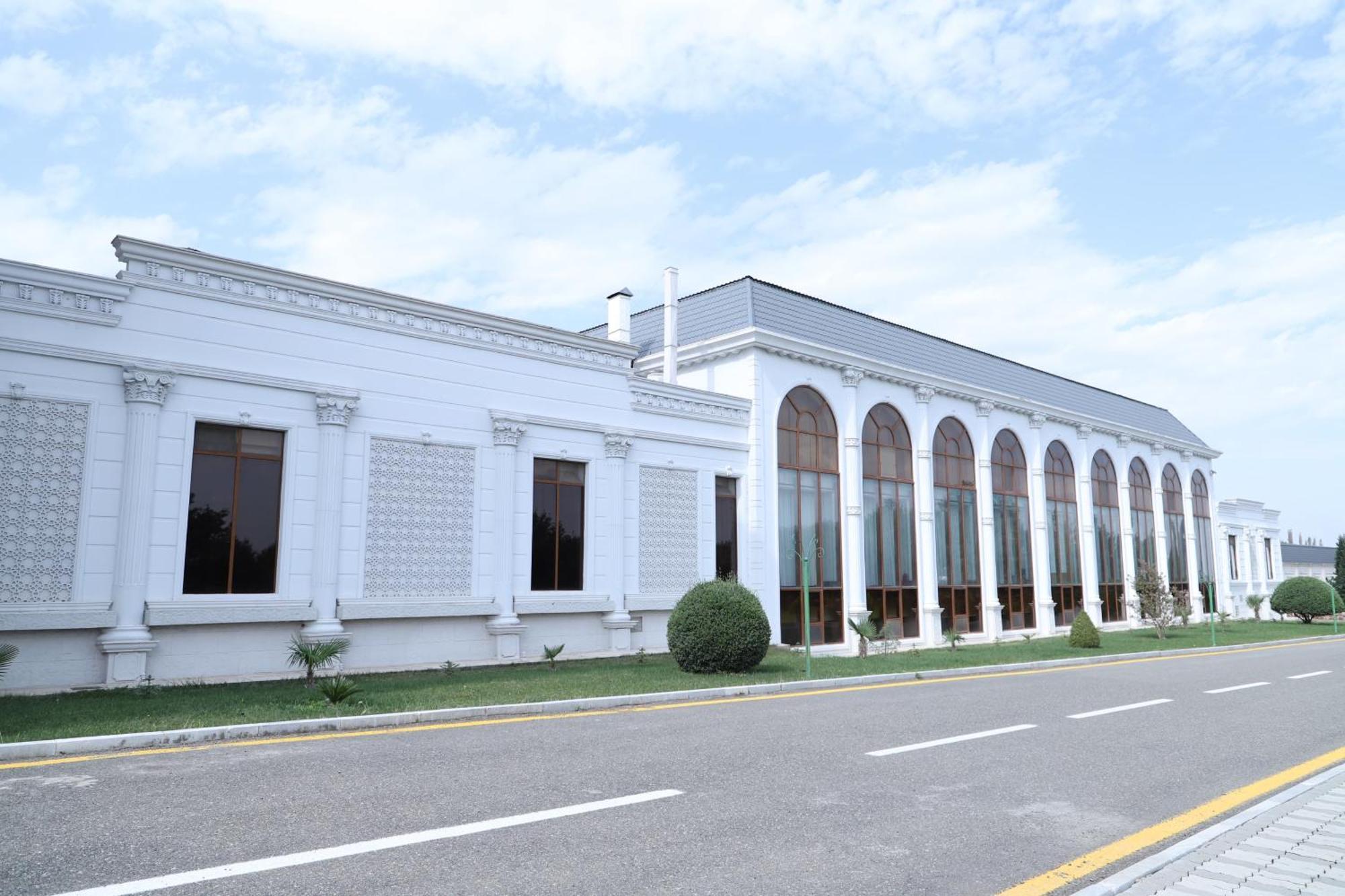 Ayan Palace Hotel Tovuz ภายนอก รูปภาพ