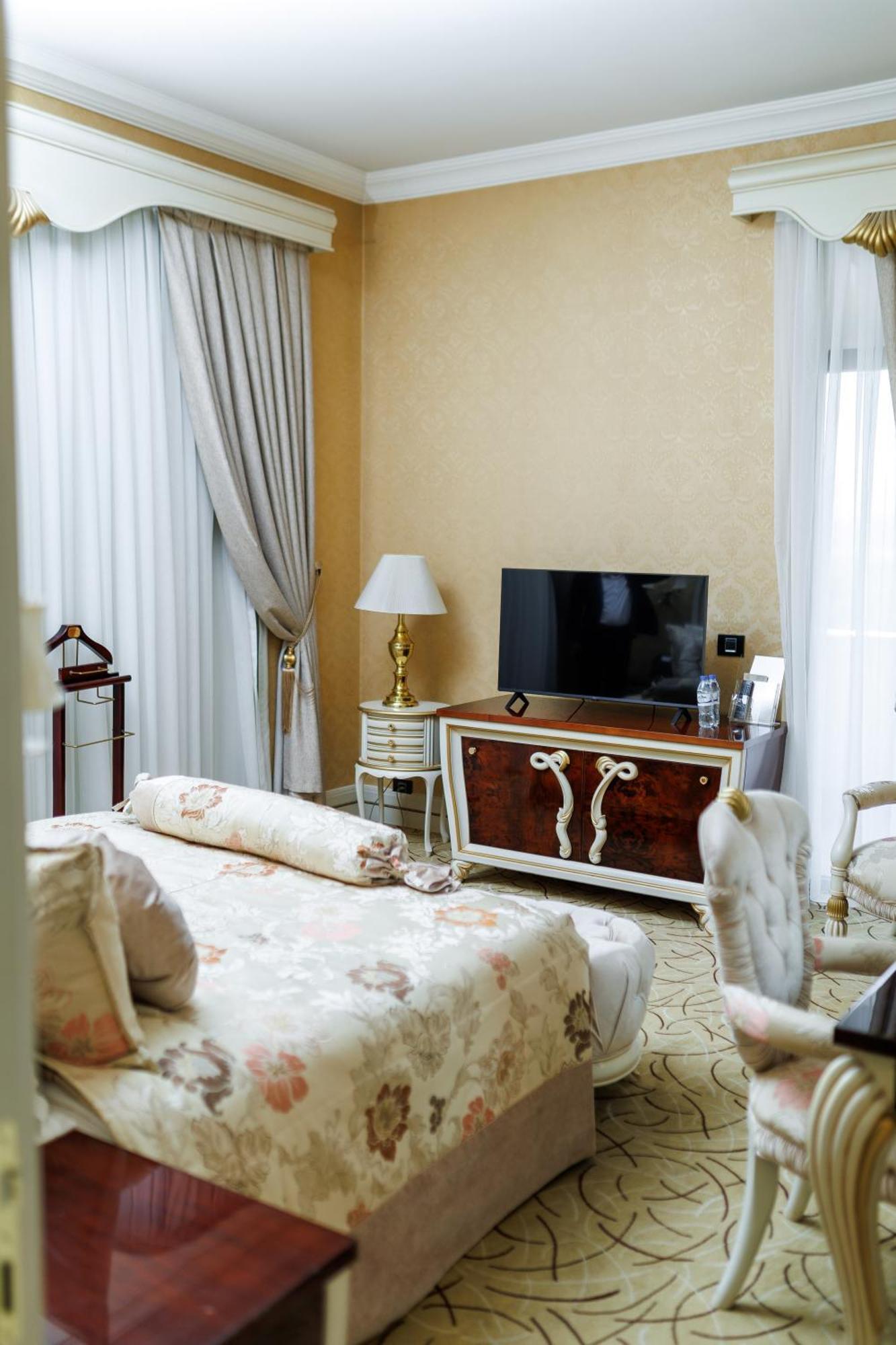 Ayan Palace Hotel Tovuz ภายนอก รูปภาพ